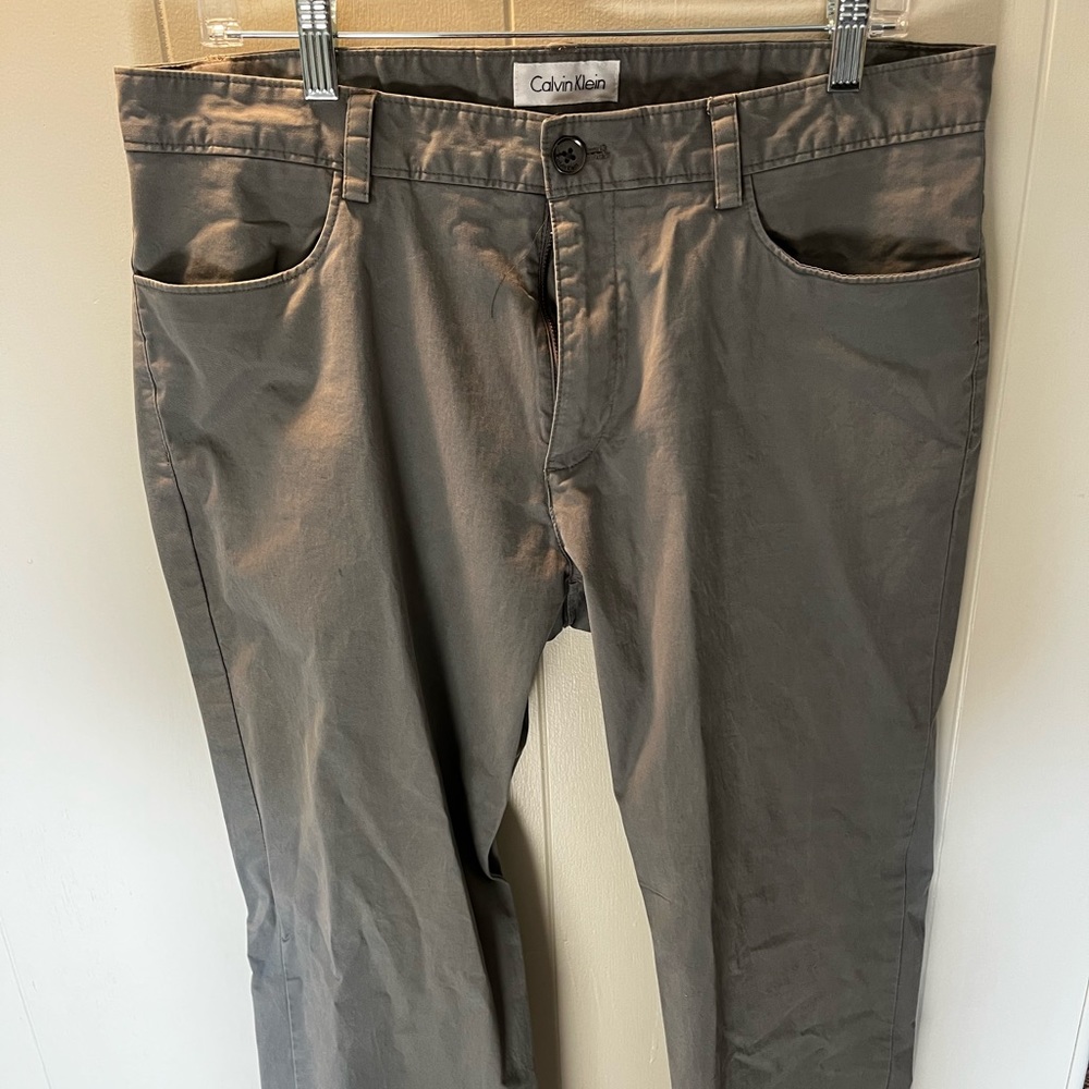 Men’s 34x32 slim fit Calvin Klein grey chinos